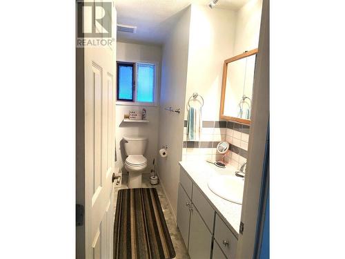 2538 Forest Drive, Blind Bay, BC - Indoor Photo Showing Bathroom