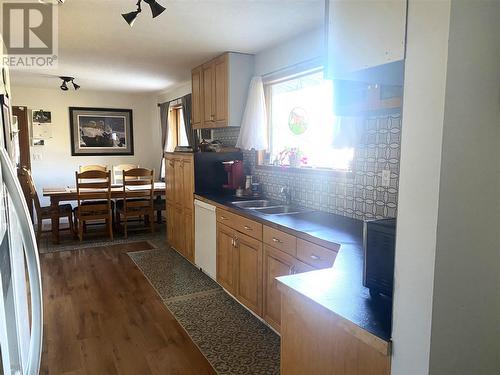 2538 Forest Drive, Blind Bay, BC - Indoor Photo Showing Kitchen With Double Sink