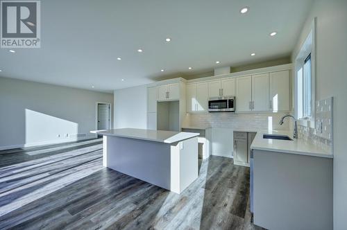 7 Wood Duck Way, Osoyoos, BC - Indoor Photo Showing Kitchen With Upgraded Kitchen