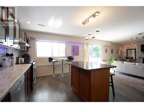 740 Ridgeview Terrace, Kamloops, BC - Indoor Photo Showing Kitchen