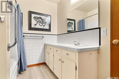 6 Langley Street, Regina, SK - Indoor Photo Showing Bathroom
