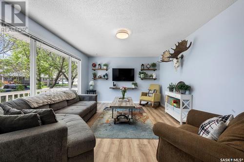 106 Boucher Crescent, Regina, SK - Indoor Photo Showing Living Room