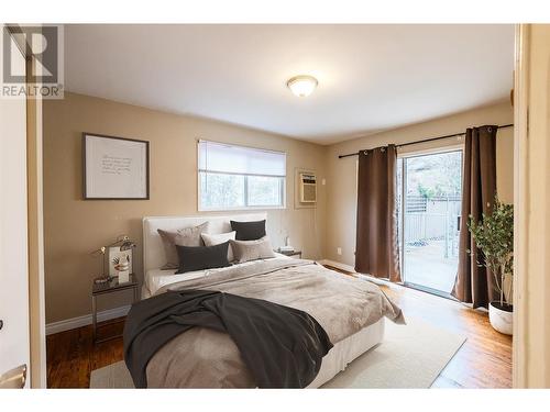 551 Pineview Drive, Kaleden, BC - Indoor Photo Showing Bedroom