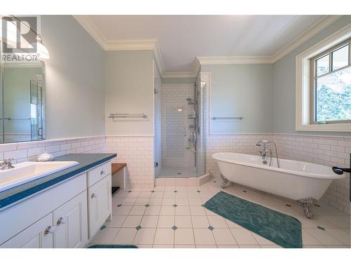 3185 Powerhouse Road, Armstrong, BC - Indoor Photo Showing Bathroom