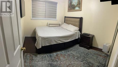3528 Laddie Crescent, Mississauga, ON - Indoor Photo Showing Bedroom