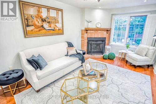 5521 Haddon Hall Road, Mississauga, ON - Indoor Photo Showing Living Room With Fireplace