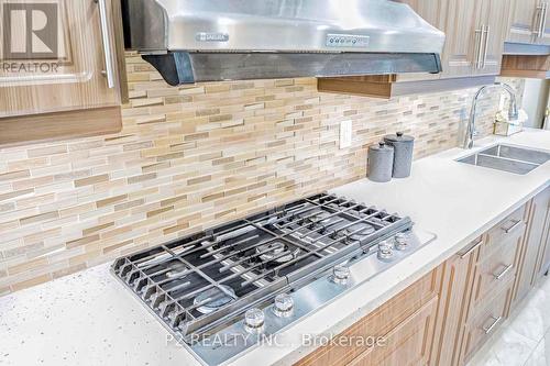 5521 Haddon Hall Road, Mississauga, ON - Indoor Photo Showing Kitchen With Double Sink
