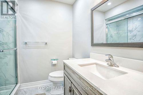 5521 Haddon Hall Road, Mississauga, ON - Indoor Photo Showing Bathroom
