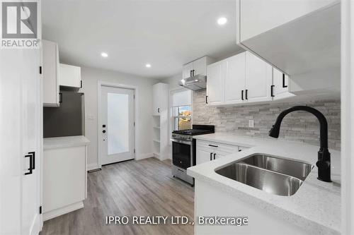 2 - 5 Maplewood Avenue, Hamilton, ON - Indoor Photo Showing Kitchen With Double Sink