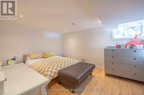 33 Pineway Court, Galway-Cavendish And Harvey, ON - Indoor Photo Showing Bedroom