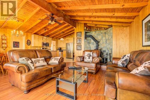 63 Hickory Bay Road, Trent Hills, ON - Indoor Photo Showing Living Room