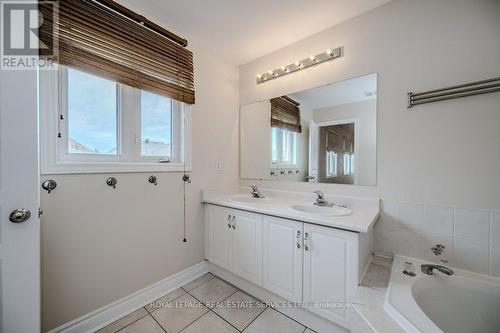 2425 Nichols Drive, Oakville, ON - Indoor Photo Showing Bathroom