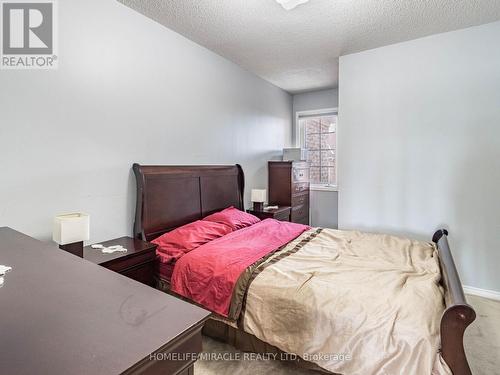 3360 Redpath Circle, Mississauga, ON - Indoor Photo Showing Bedroom