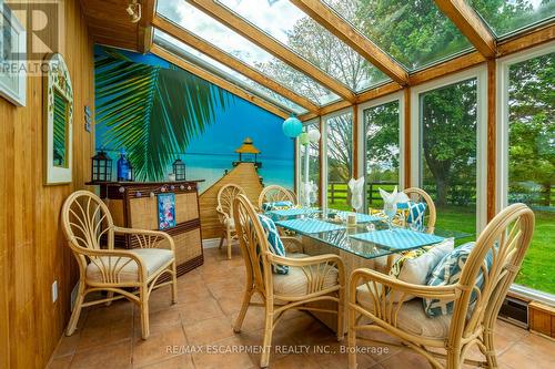 8735 Milburough Line, Milton, ON - Indoor Photo Showing Dining Room