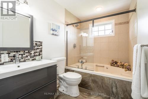 8735 Milburough Line, Milton, ON - Indoor Photo Showing Bathroom