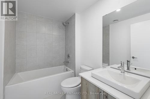 407 - 1195 The Queensway Street, Toronto, ON - Indoor Photo Showing Bathroom