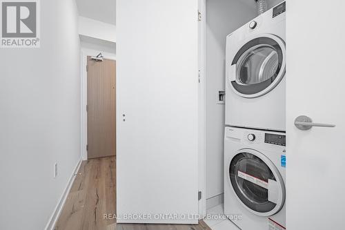407 - 1195 The Queensway Street, Toronto, ON - Indoor Photo Showing Laundry Room