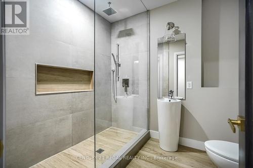 536 Sandmere Place, Oakville, ON - Indoor Photo Showing Bathroom