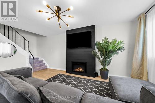 88 - 2001 Bonnymede Drive N, Mississauga (Clarkson), ON - Indoor Photo Showing Living Room With Fireplace