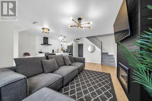 88 - 2001 Bonnymede Drive N, Mississauga, ON - Indoor Photo Showing Living Room