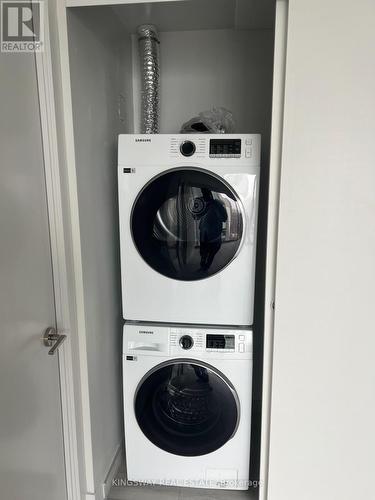 3601 - 8 Cumberland Street, Toronto, ON - Indoor Photo Showing Laundry Room