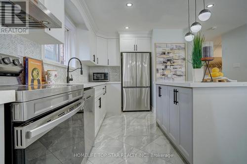 30 Nuffield Drive, Toronto, ON - Indoor Photo Showing Kitchen With Upgraded Kitchen