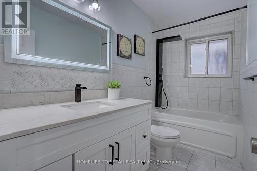 30 Nuffield Drive, Toronto, ON - Indoor Photo Showing Bathroom