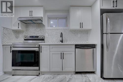 30 Nuffield Drive, Toronto, ON - Indoor Photo Showing Kitchen