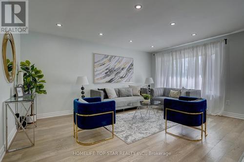 30 Nuffield Drive, Toronto, ON - Indoor Photo Showing Living Room