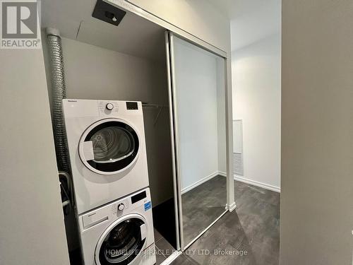 806 - 7890 Jane Street, Vaughan, ON - Indoor Photo Showing Laundry Room