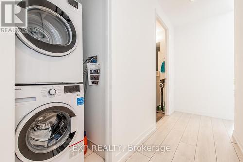 5106 - 898 Portage Parkway, Vaughan, ON - Indoor Photo Showing Laundry Room