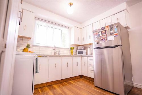 271 Stanley Street|Unit #E, Brantford, ON - Indoor Photo Showing Kitchen