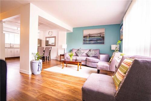 271 Stanley Street|Unit #E, Brantford, ON - Indoor Photo Showing Living Room