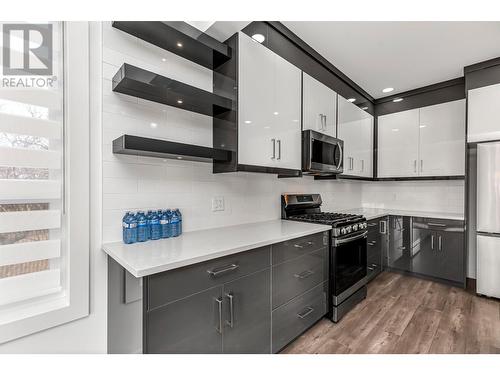 848 Crestline Street, Kamloops, BC - Indoor Photo Showing Kitchen With Upgraded Kitchen
