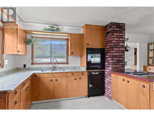 3726 Zinck Road, Scotch Creek, BC - Indoor Photo Showing Kitchen With Double Sink