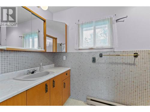 3726 Zinck Road, Scotch Creek, BC - Indoor Photo Showing Bathroom