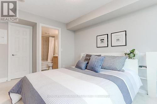 1106 - 15 Greenview Avenue, Toronto, ON - Indoor Photo Showing Bedroom