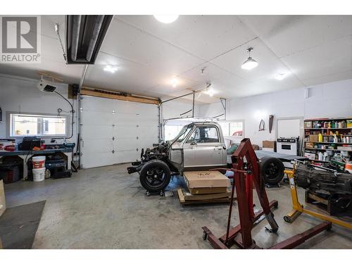 7992 Alpine Road, Kelowna, BC - Indoor Photo Showing Garage
