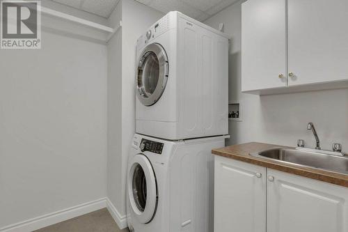 138 Christie Mountain Lane, Okanagan Falls, BC - Indoor Photo Showing Laundry Room