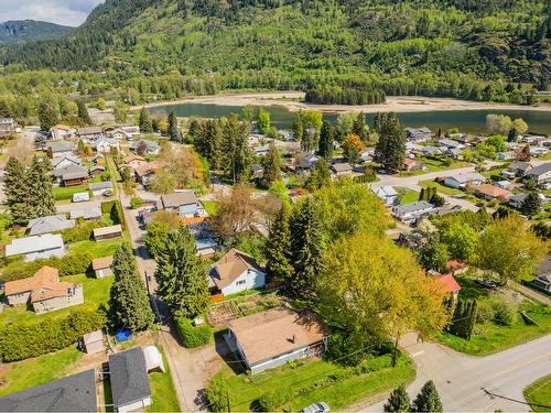 318 6Th Avenue, Castlegar, BC - Outdoor With View