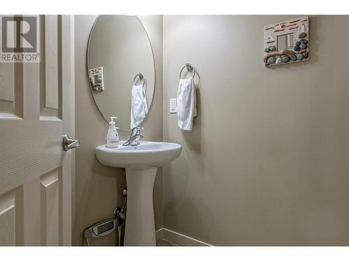 100 Palmer Road Unit# 21, Vernon, BC - Indoor Photo Showing Bathroom