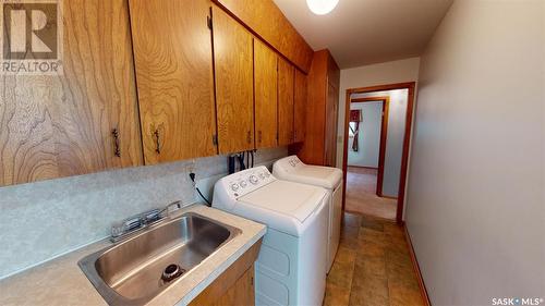 214 Robertson Street, Maryfield, SK - Indoor Photo Showing Laundry Room