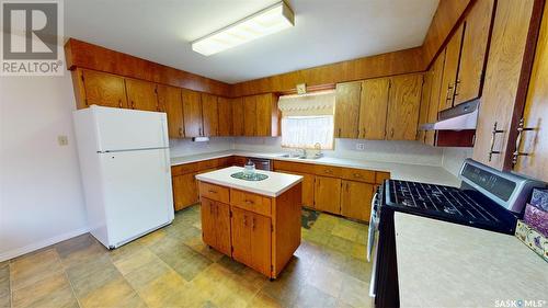 214 Robertson Street, Maryfield, SK - Indoor Photo Showing Kitchen With Double Sink