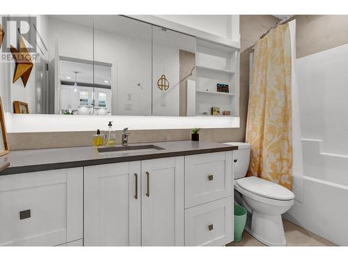 202 1087 6Th Avenue, Prince George, BC - Indoor Photo Showing Bathroom
