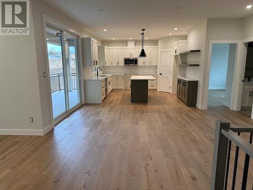 3620 Lobelia Drive, Osoyoos, BC - Indoor Photo Showing Kitchen