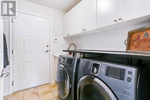3439 Ridge Boulevard, West Kelowna, BC - Indoor Photo Showing Laundry Room