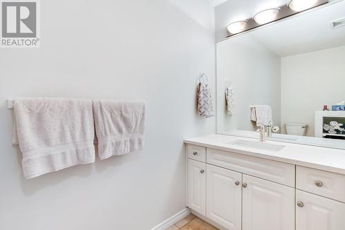 3439 Ridge Boulevard, West Kelowna, BC - Indoor Photo Showing Bathroom