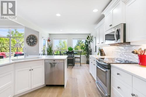 3439 Ridge Boulevard, West Kelowna, BC - Indoor Photo Showing Kitchen With Upgraded Kitchen