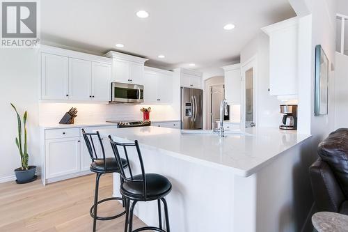 3439 Ridge Boulevard, West Kelowna, BC - Indoor Photo Showing Kitchen With Upgraded Kitchen