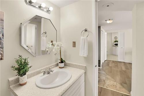 35 Towering Heights Boulevard|Unit #1009, St. Catharines, ON - Indoor Photo Showing Bathroom